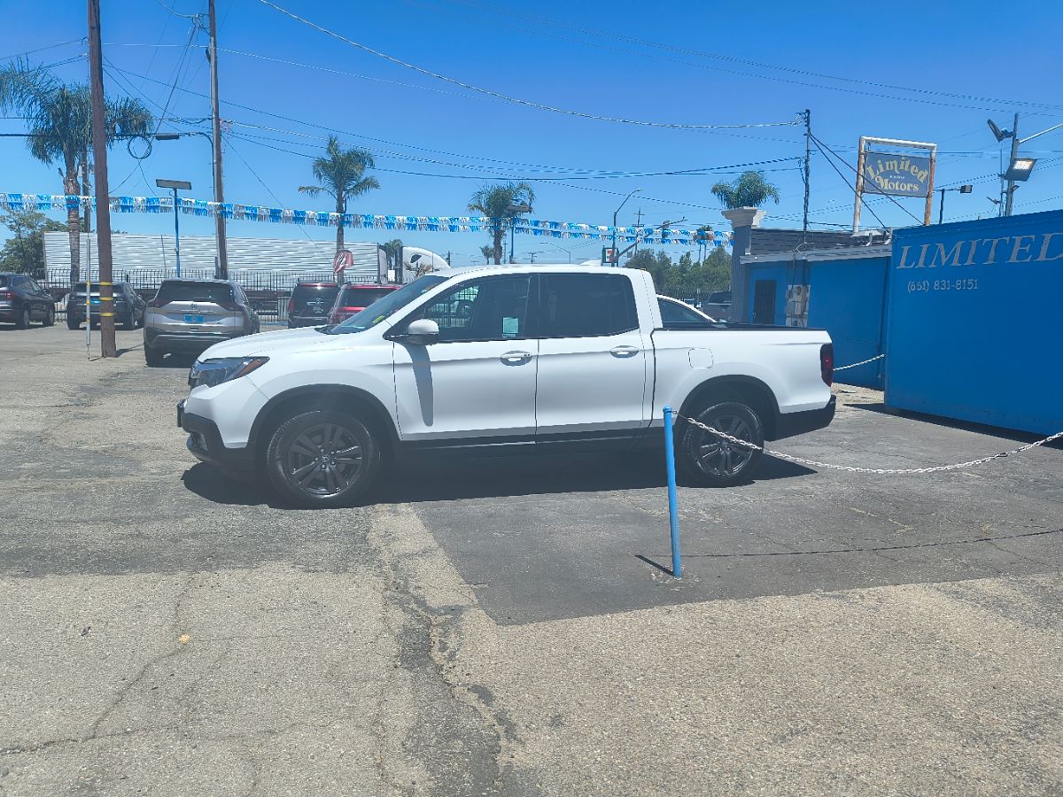 2020 Honda Ridgeline Sport photo 3