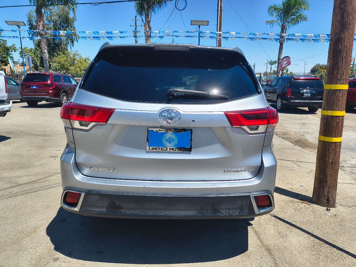 2019 Toyota Highlander Limited photo 3