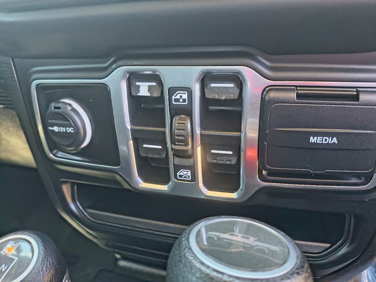 2020 Jeep Gladiator Sport S photo 13