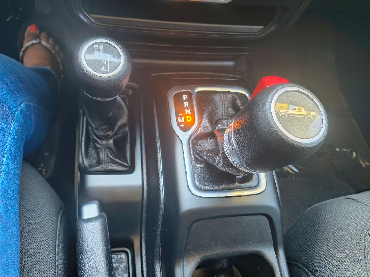 2020 Jeep Gladiator Sport S photo 16