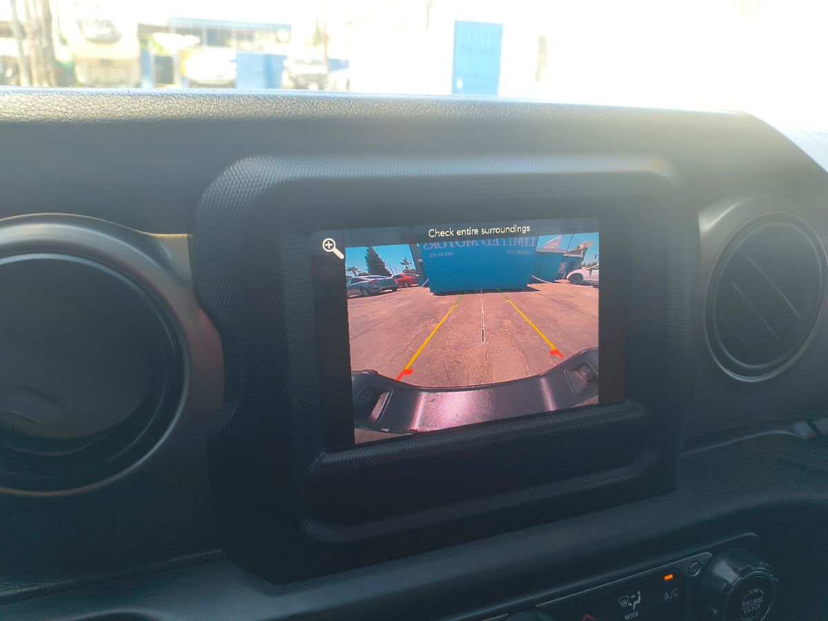 2020 Jeep Gladiator Sport S photo 12