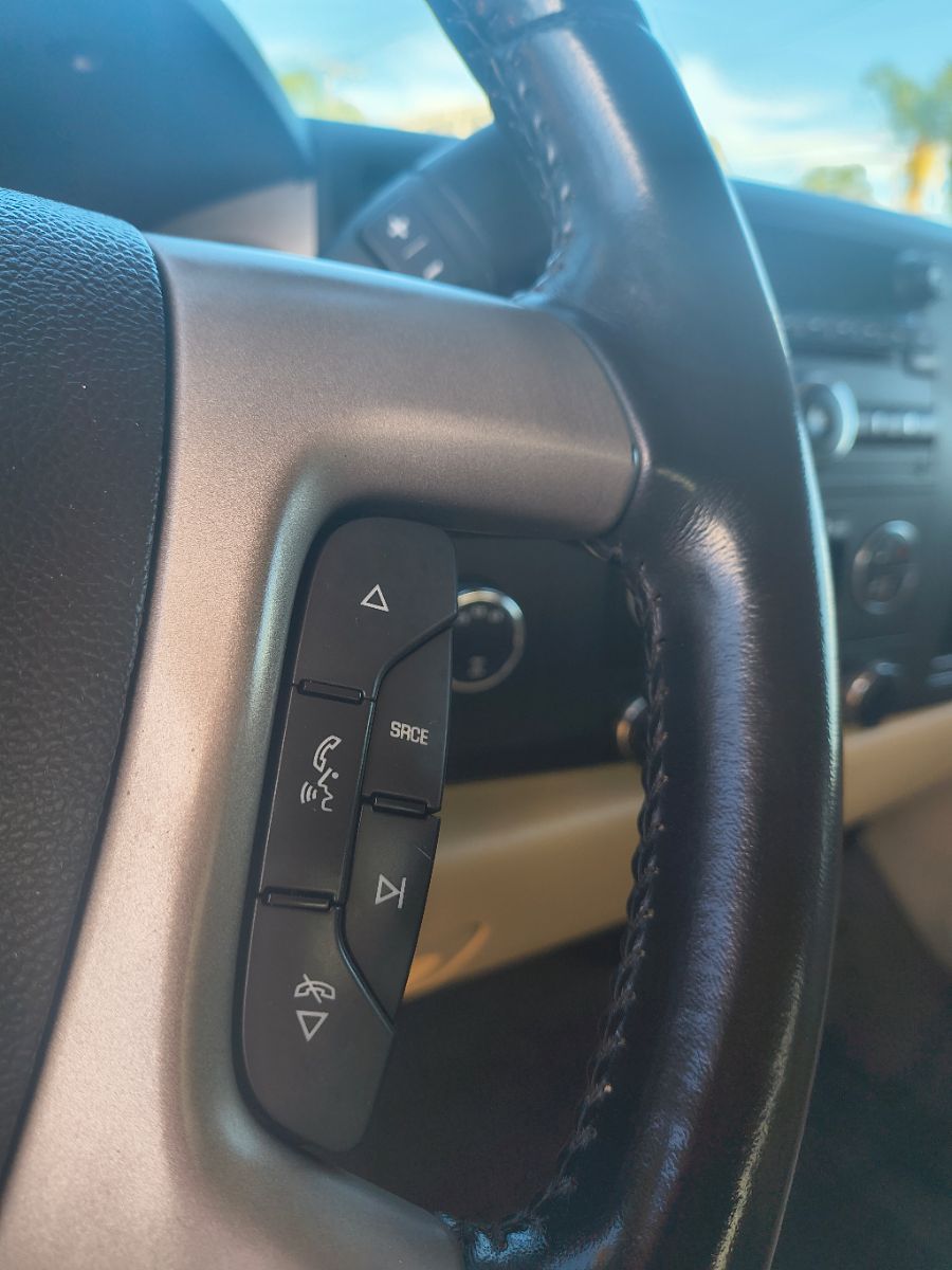 2011 Chevrolet Silverado 2500HD LT photo 11
