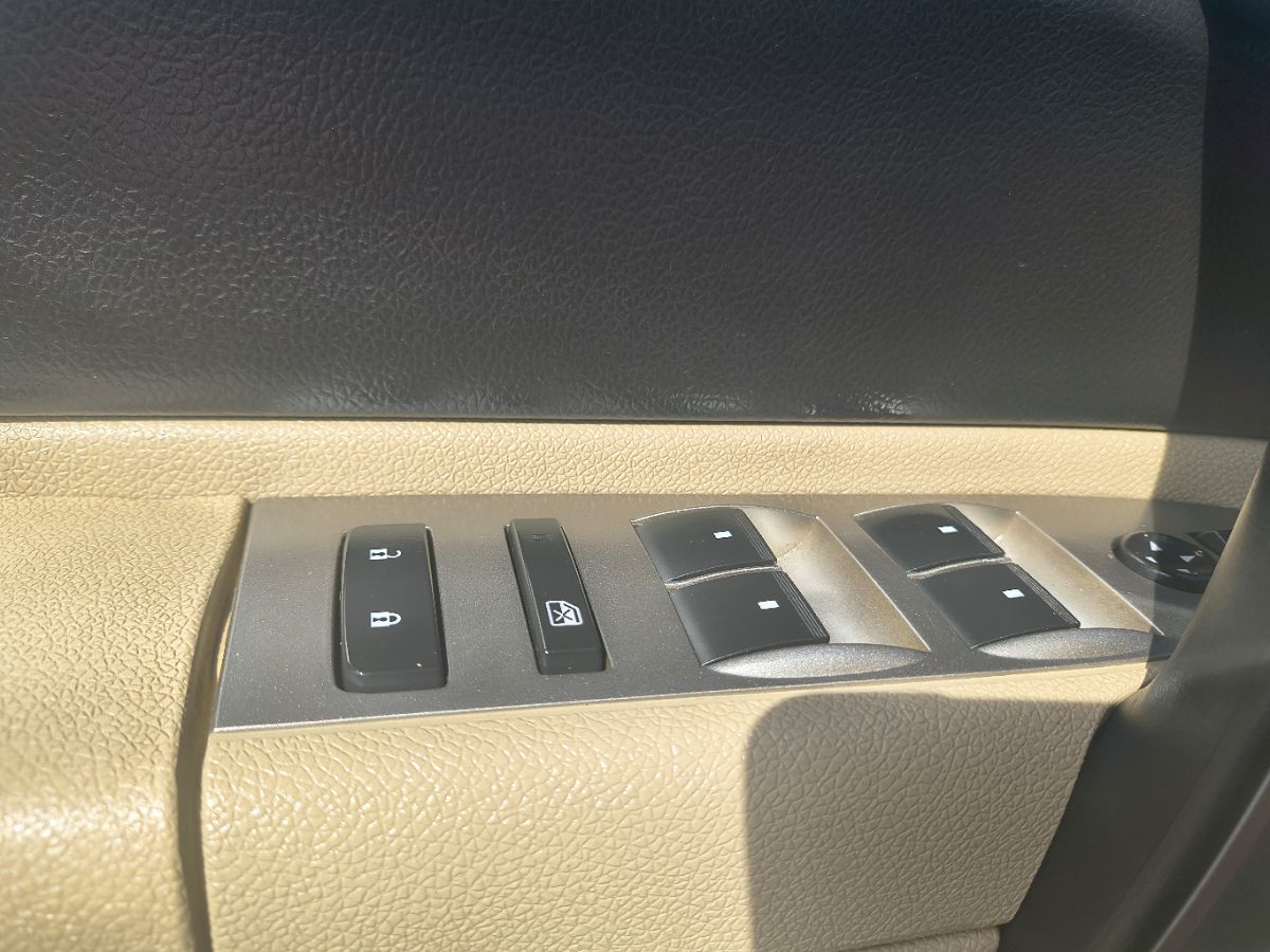 2011 Chevrolet Silverado 2500HD LT photo 23