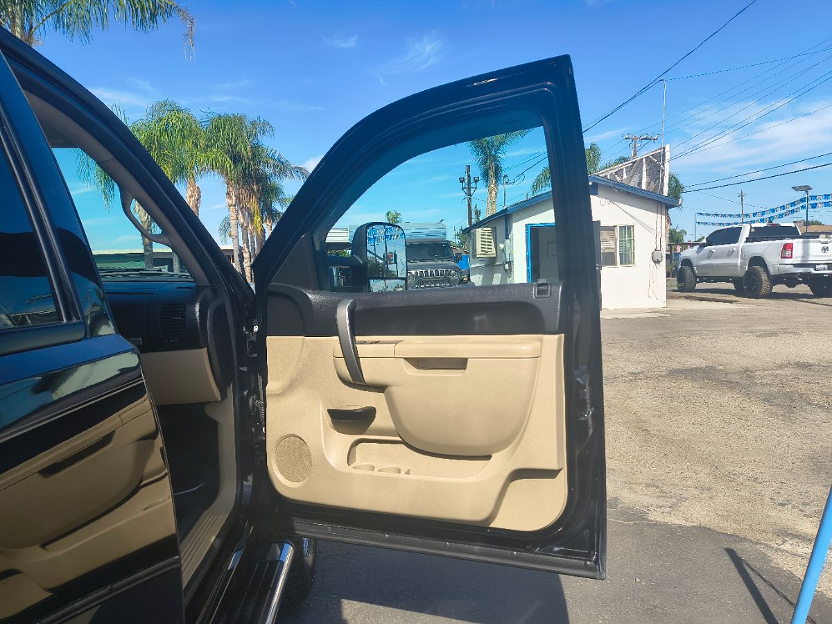 2011 Chevrolet Silverado 2500HD LT photo 22