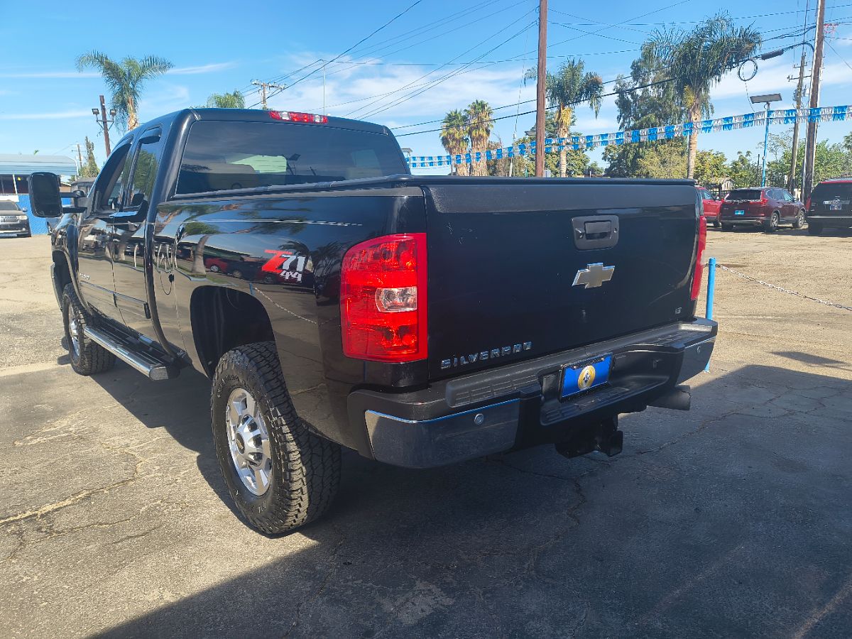 2011 Chevrolet Silverado 2500HD LT photo 5