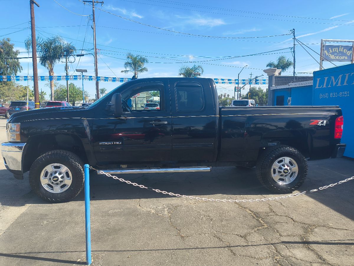 2011 Chevrolet Silverado 2500HD LT photo 4