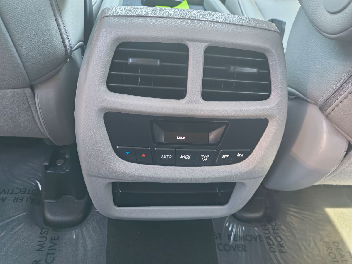 2018 Honda Pilot EX-L photo 16