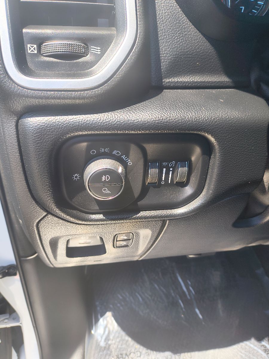2021 Ram 1500 Laramie photo 8