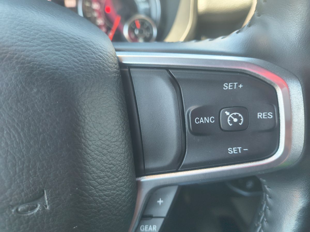 2021 Ram 1500 Laramie photo 3