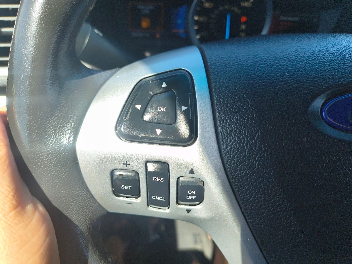 2014 Ford Explorer XLT photo 11