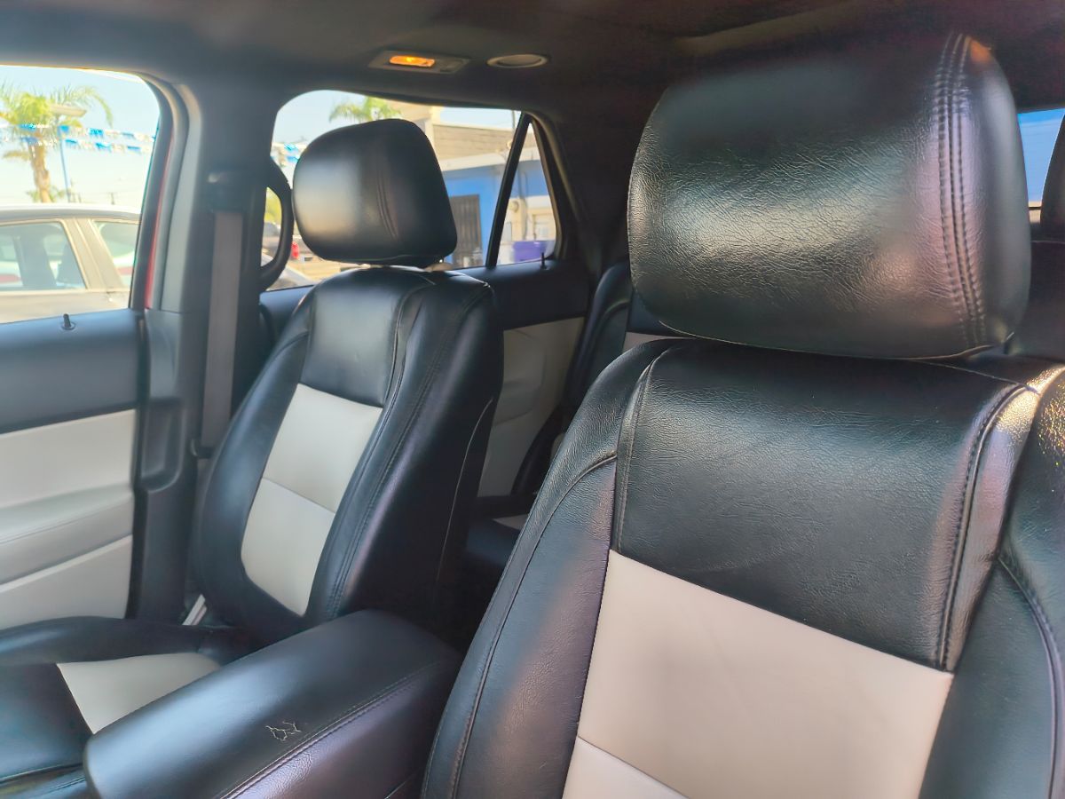 2014 Ford Explorer XLT photo 21