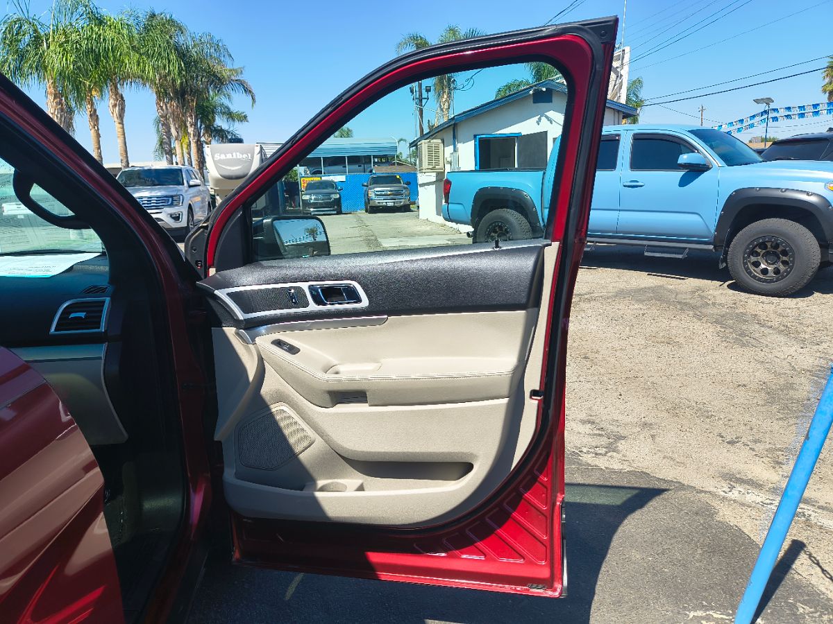2014 Ford Explorer XLT photo 26