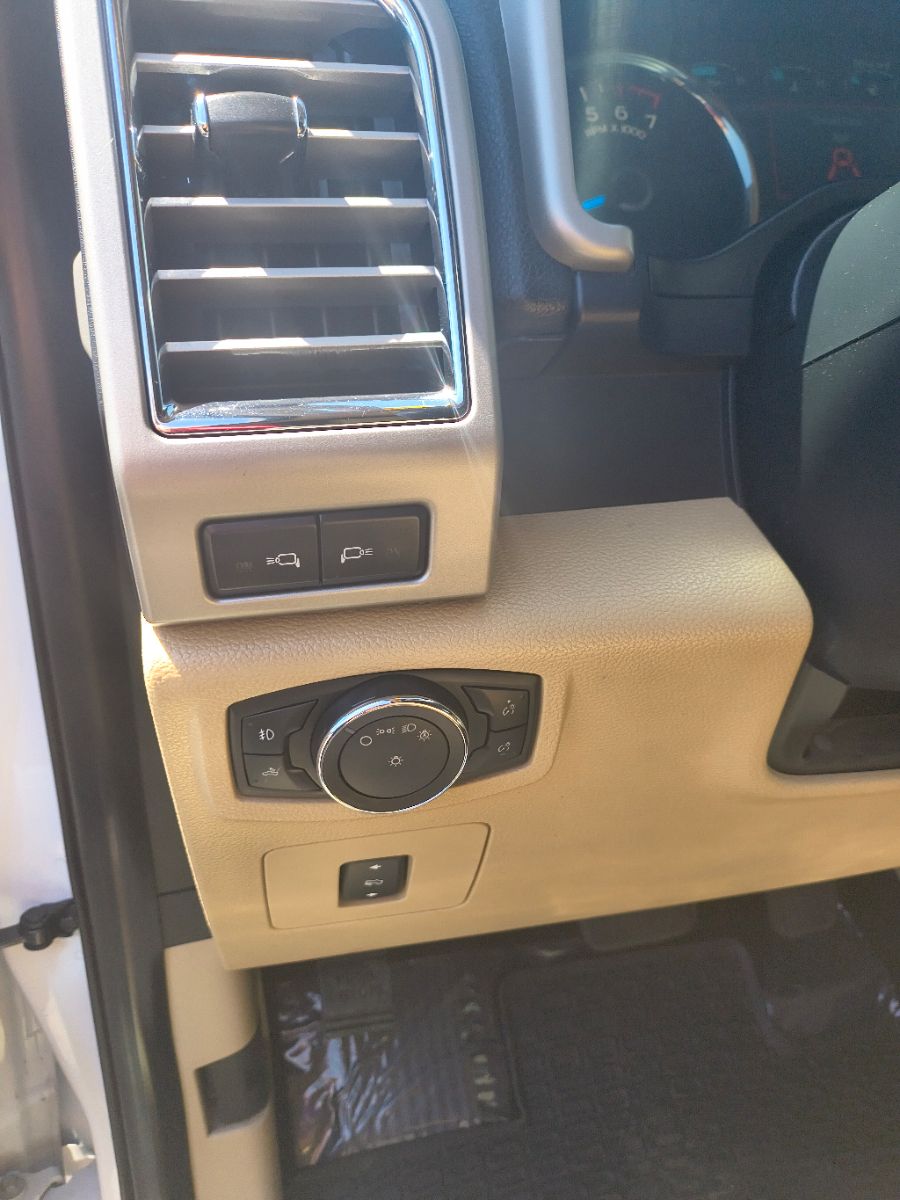 2015 Ford F-150 Lariat photo 5