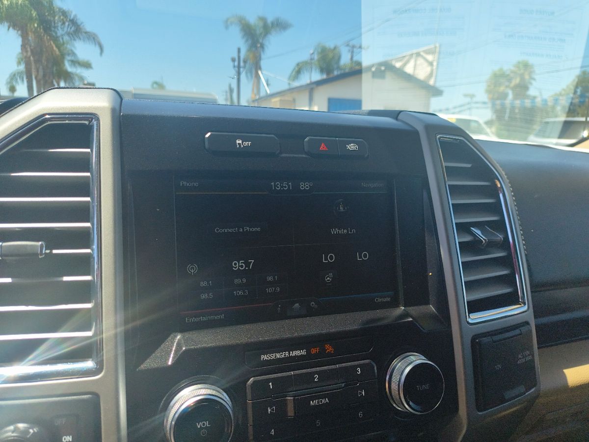 2015 Ford F-150 Lariat photo 13