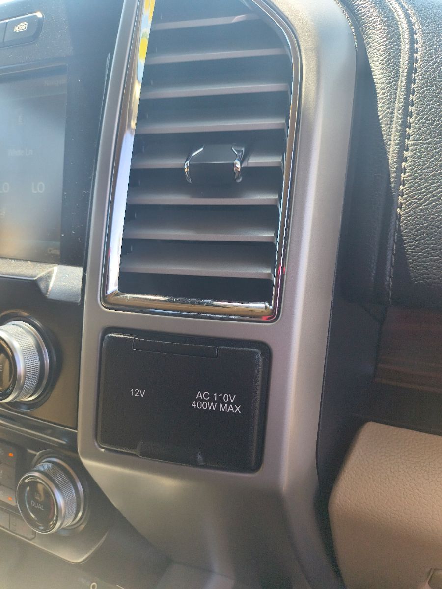 2015 Ford F-150 Lariat photo 21