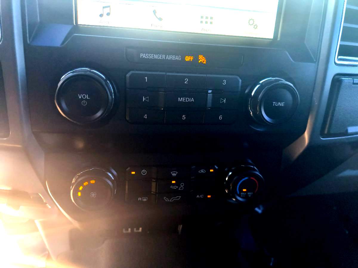 2019 Ford F-150 XLT photo 12