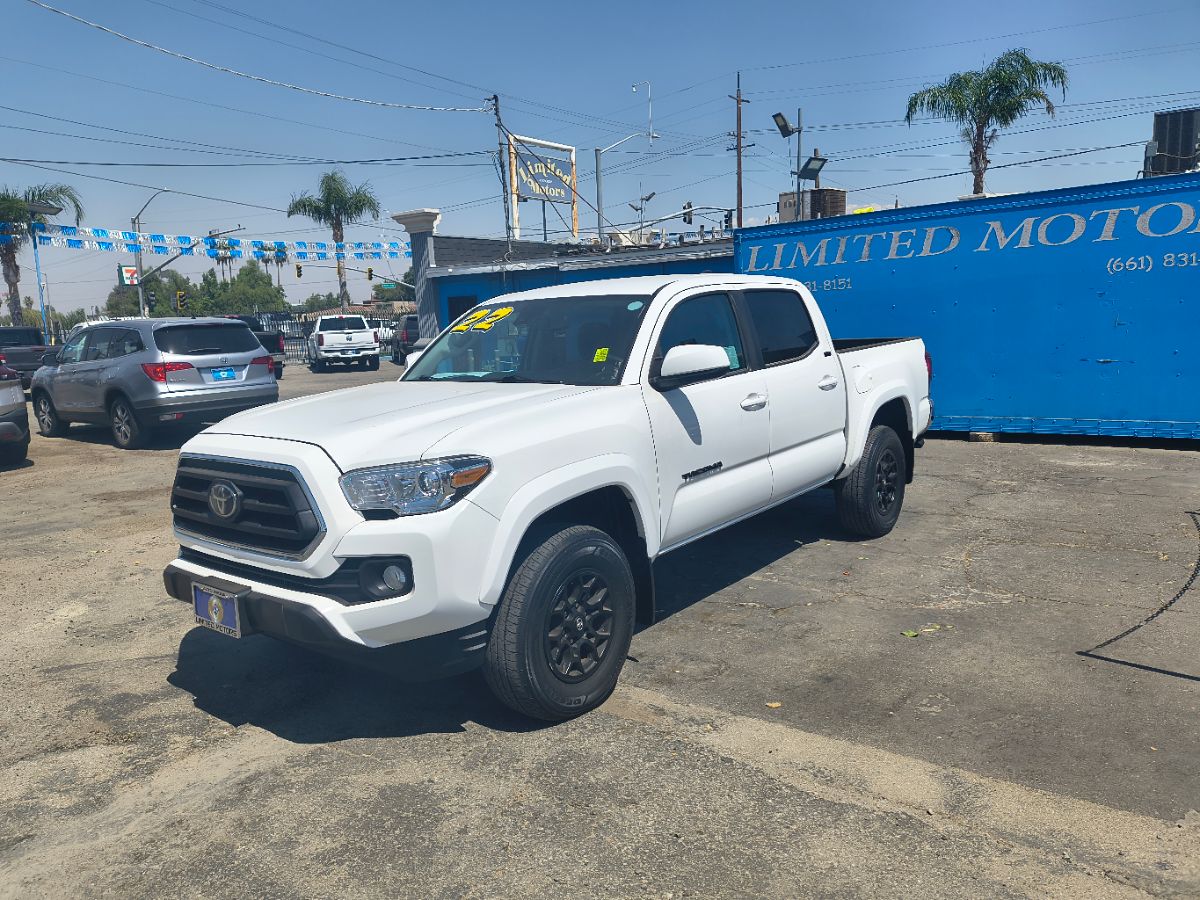 2022 Toyota Tacoma SR5 photo 2