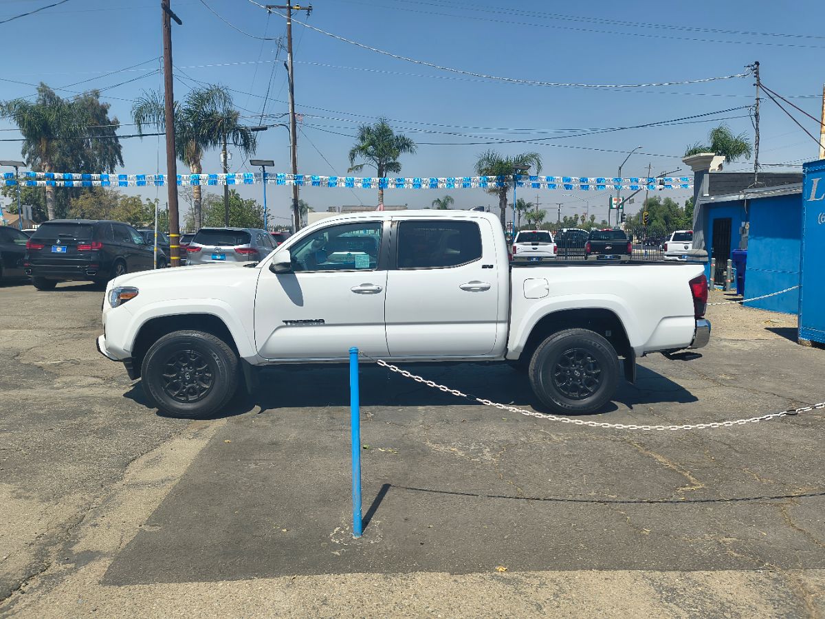 2022 Toyota Tacoma SR5 photo 3