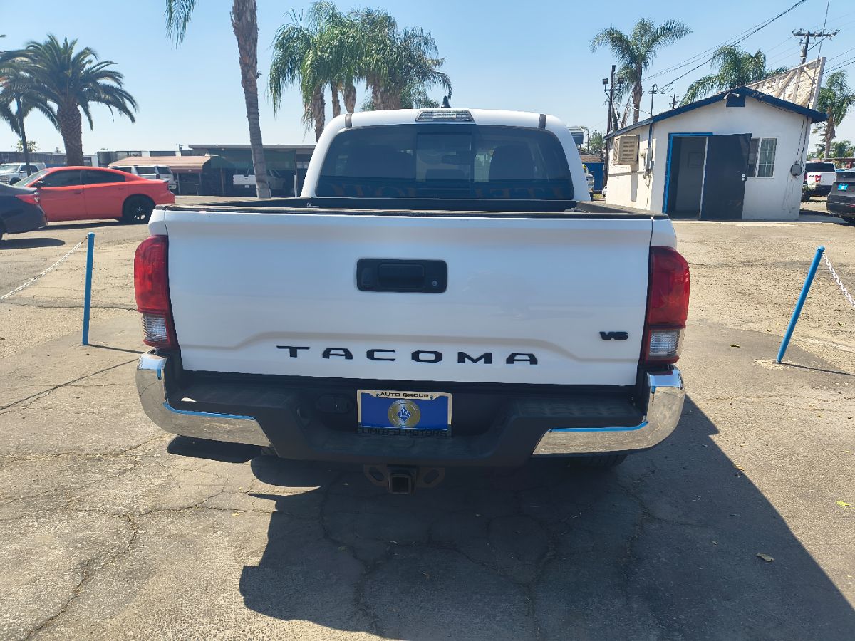 2022 Toyota Tacoma SR5 photo 5