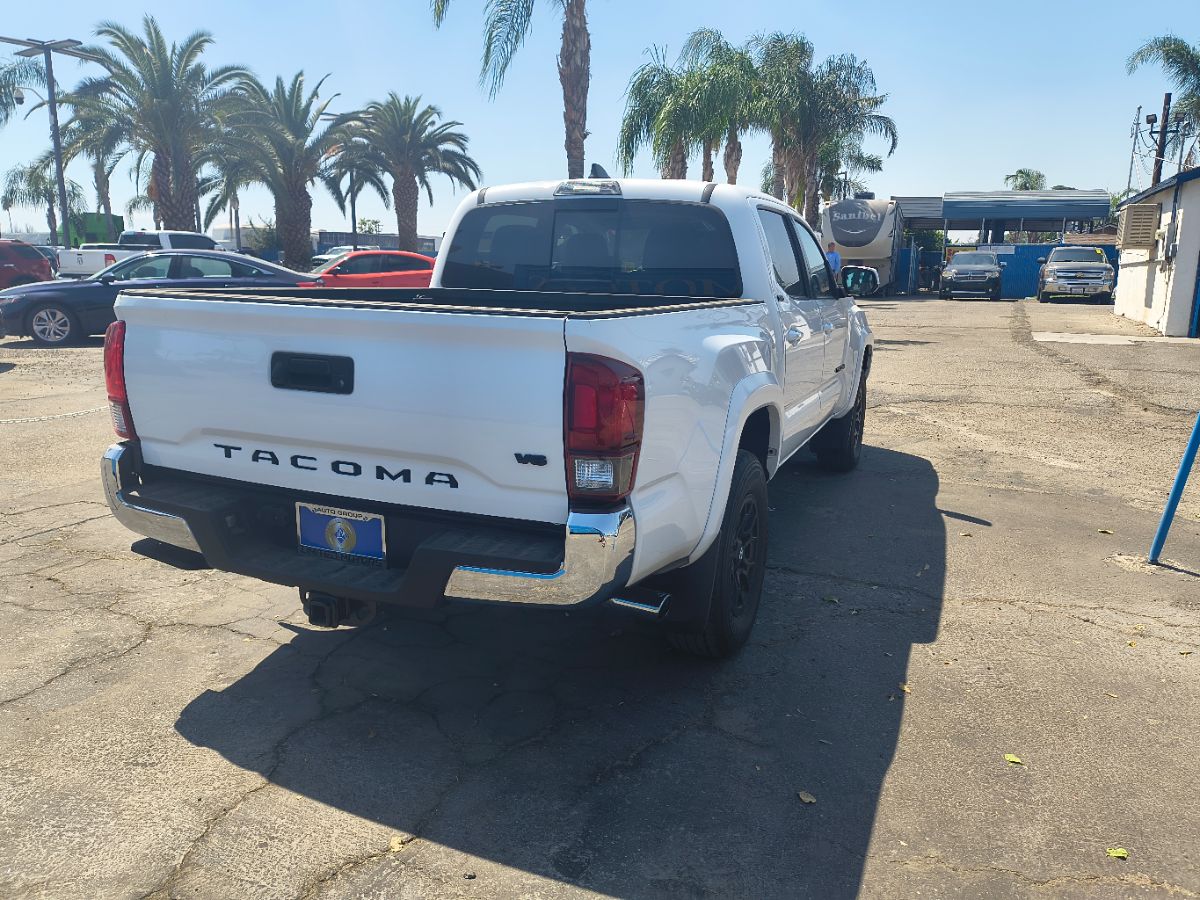 2022 Toyota Tacoma SR5 photo 6