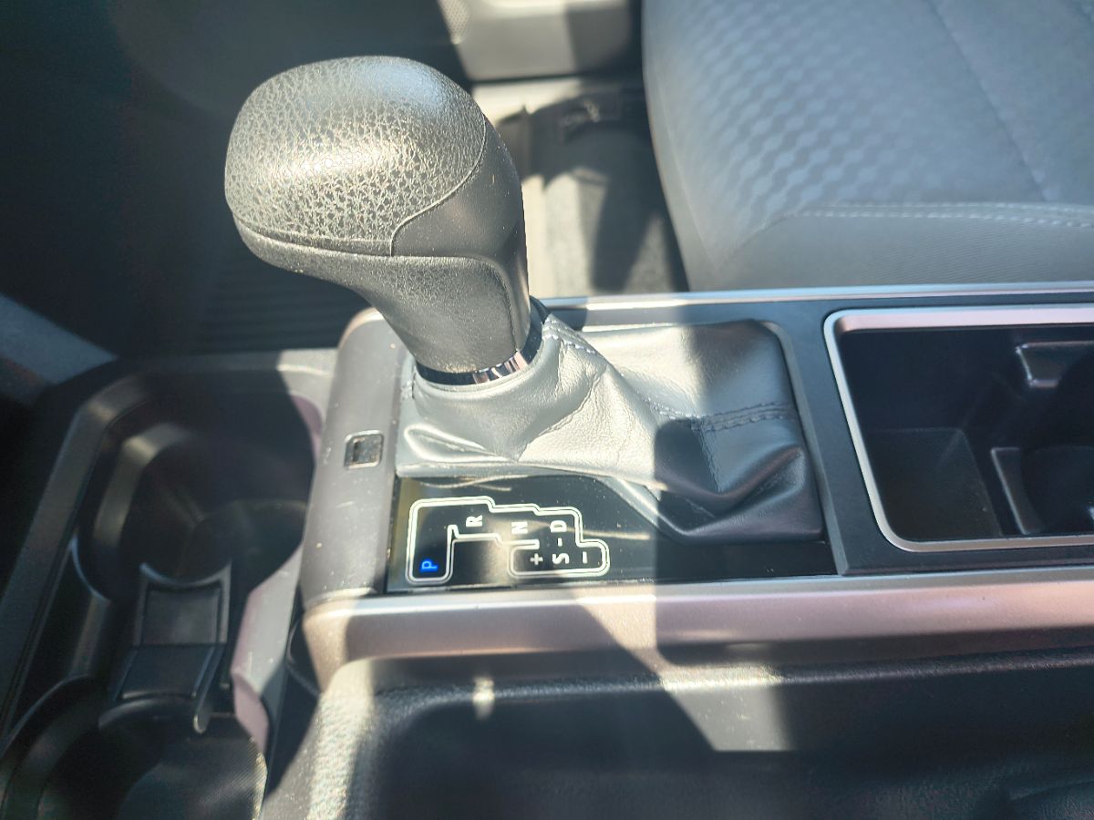 2022 Toyota Tacoma SR5 photo 17
