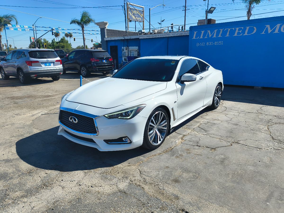 2018 Infiniti Q60 3.0t Luxe photo 2