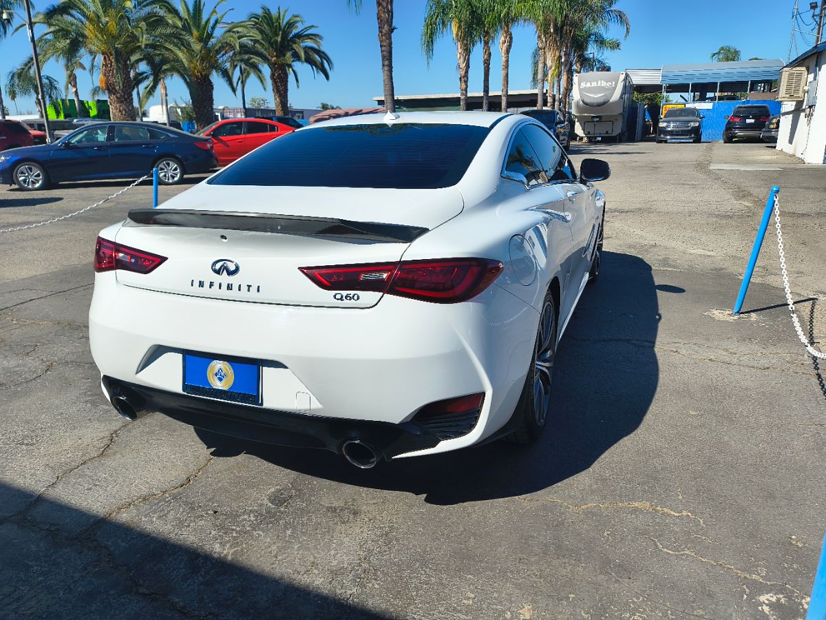 2018 Infiniti Q60 3.0t Luxe photo 6