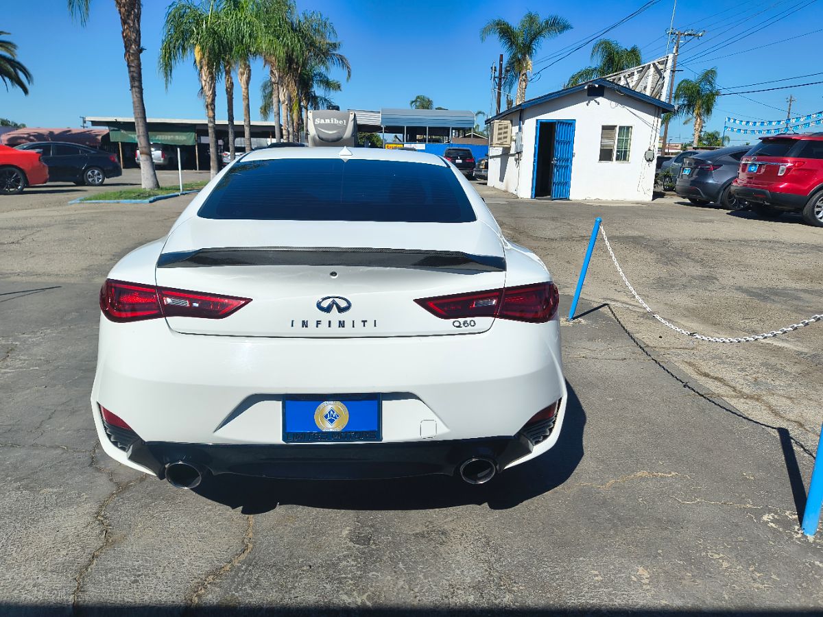 2018 Infiniti Q60 3.0t Luxe photo 5