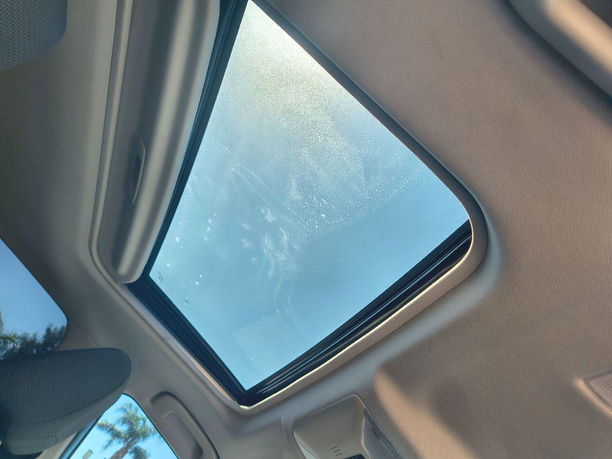 2021 Toyota RAV4 XLE photo 14