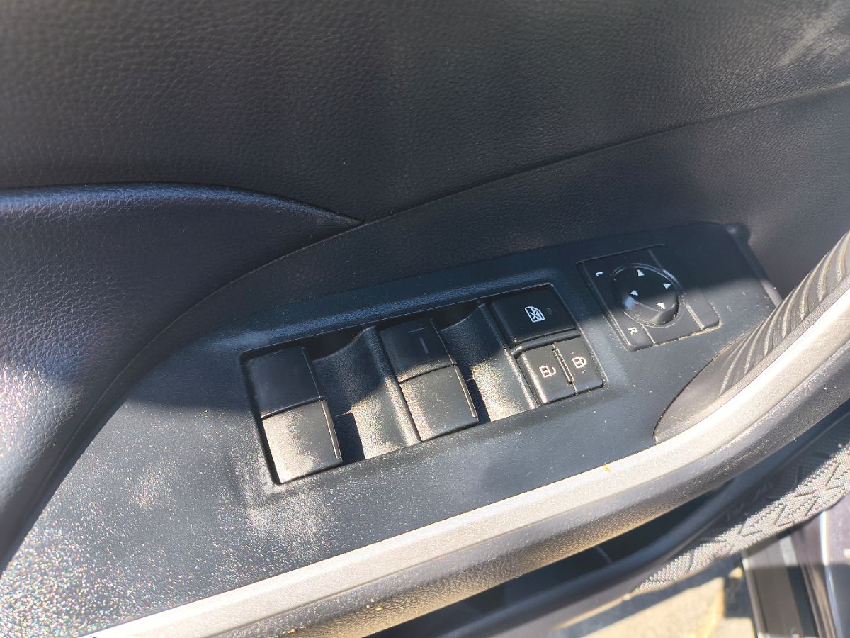 2021 Toyota RAV4 XLE photo 24