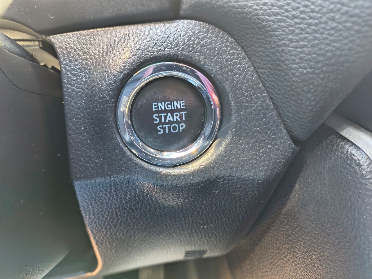 2021 Toyota RAV4 XLE photo 28