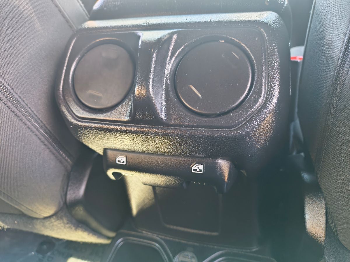 2018 Jeep Wrangler Unlimited Sport S photo 16
