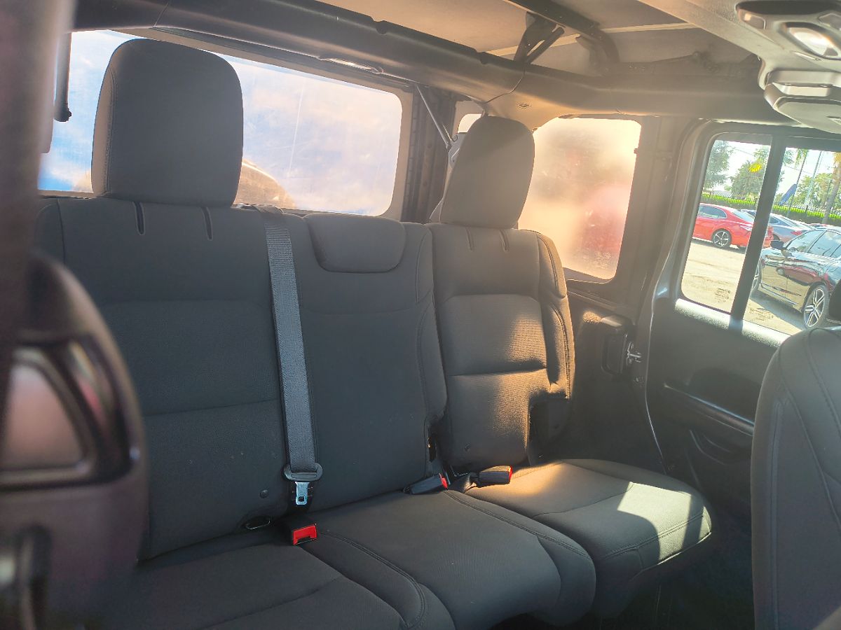 2018 Jeep Wrangler Unlimited Sport S photo 18