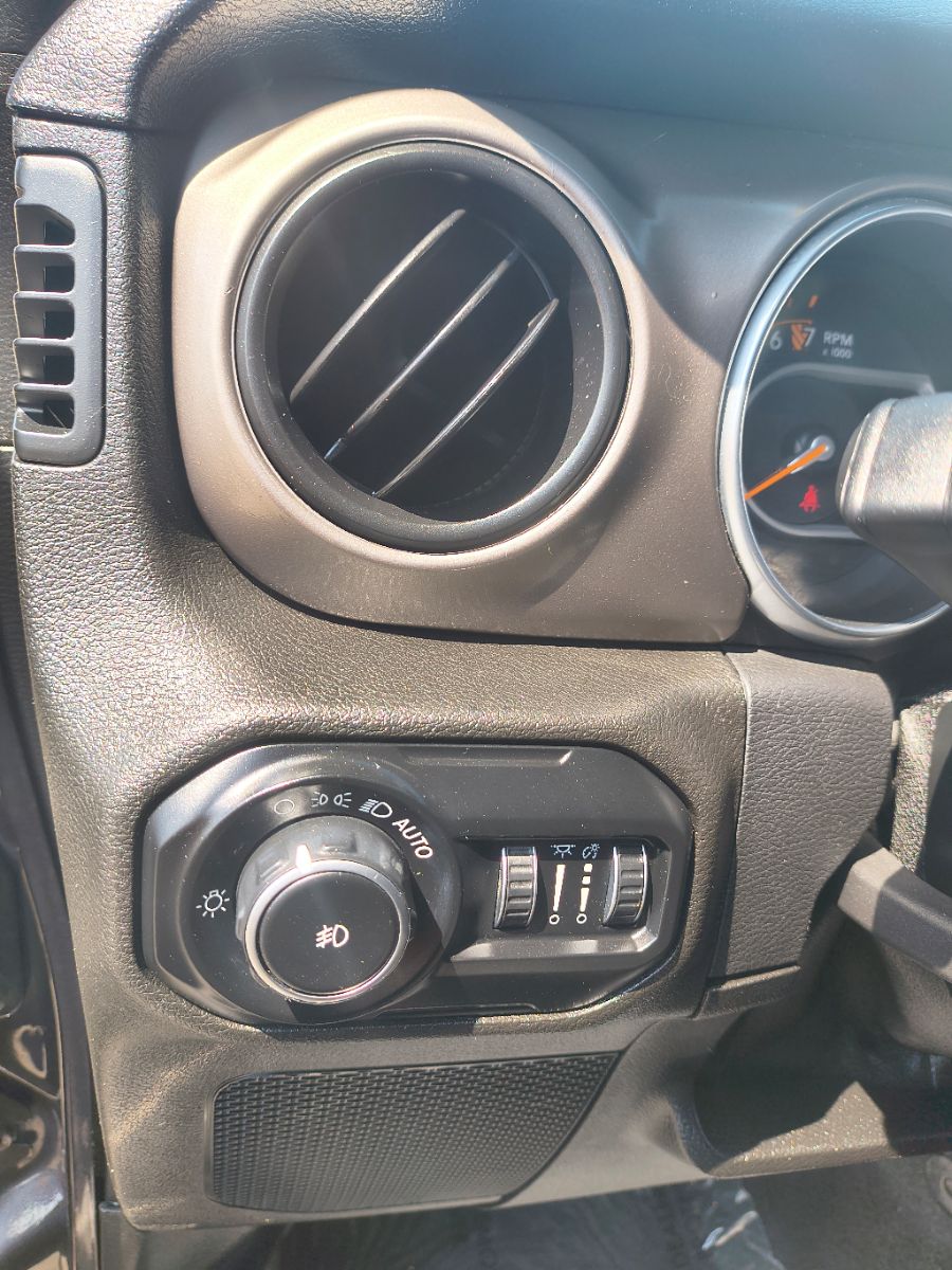 2018 Jeep Wrangler Unlimited Sport S photo 15