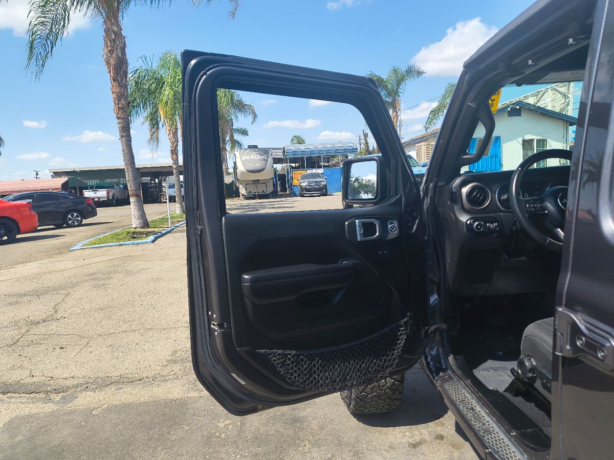 2018 Jeep Wrangler Unlimited Sport S photo 22