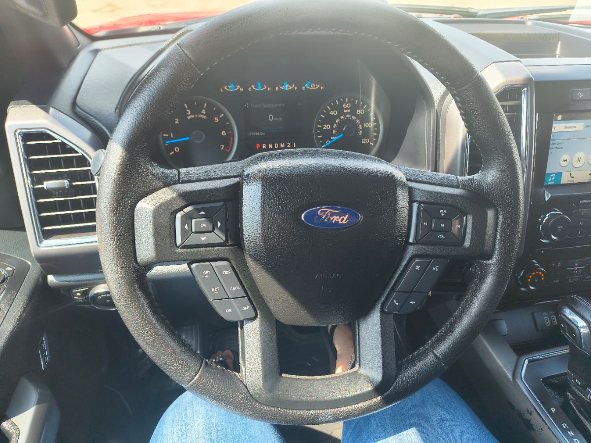 2016 Ford F-150 XLT photo 9