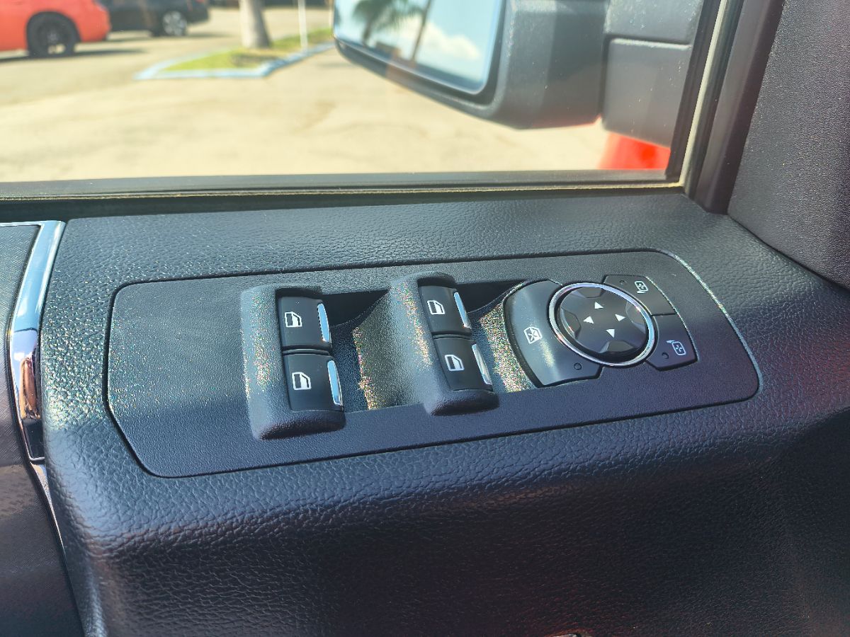 2016 Ford F-150 XLT photo 25