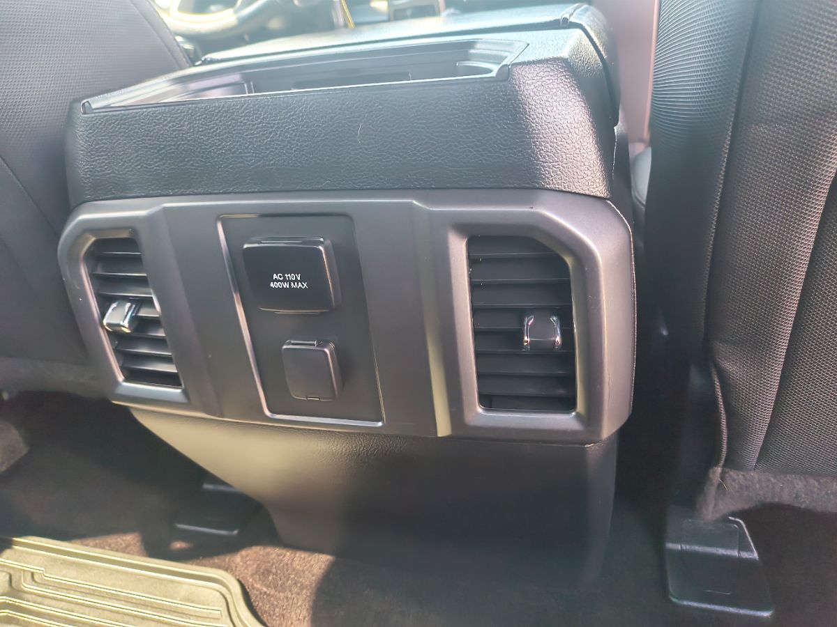 2016 Ford F-150 XLT photo 18