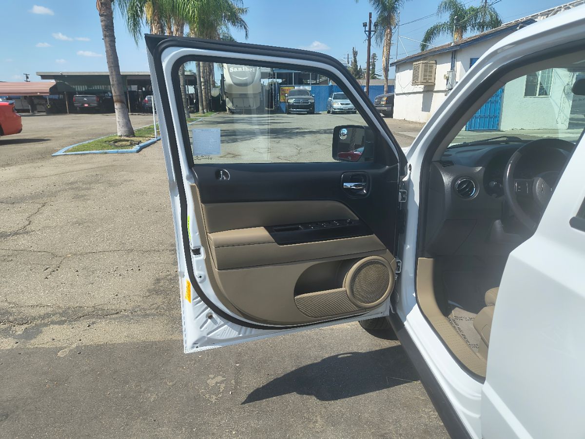 2016 Jeep Patriot High Altitude Altitude Edition photo 12