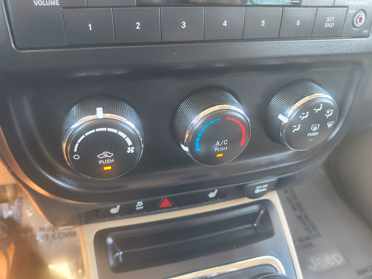 2016 Jeep Patriot High Altitude Altitude Edition photo 19
