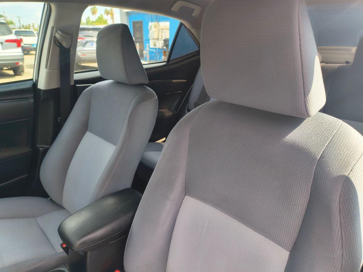 2017 Toyota Corolla L photo 18
