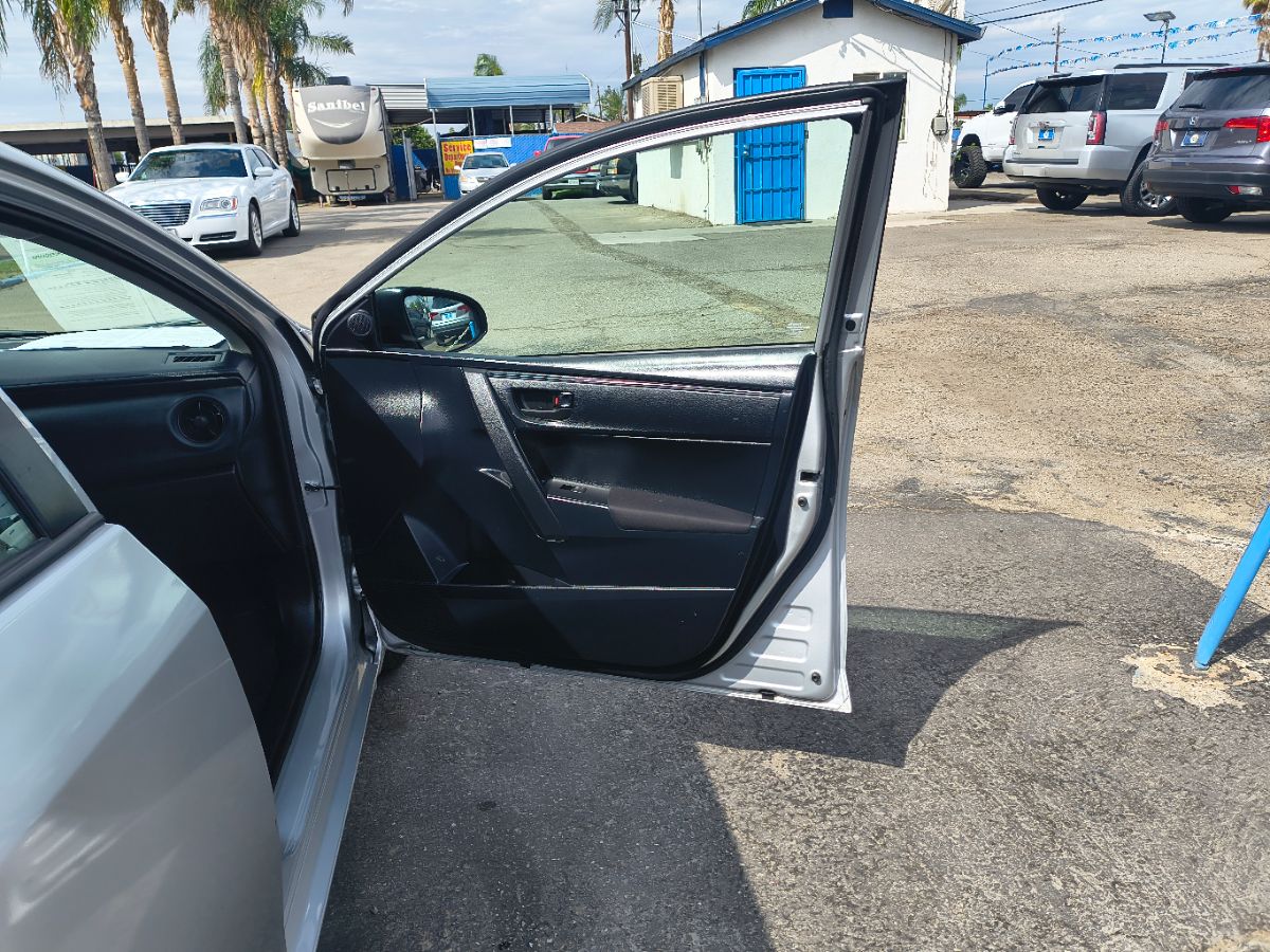 2017 Toyota Corolla L - Photo 26