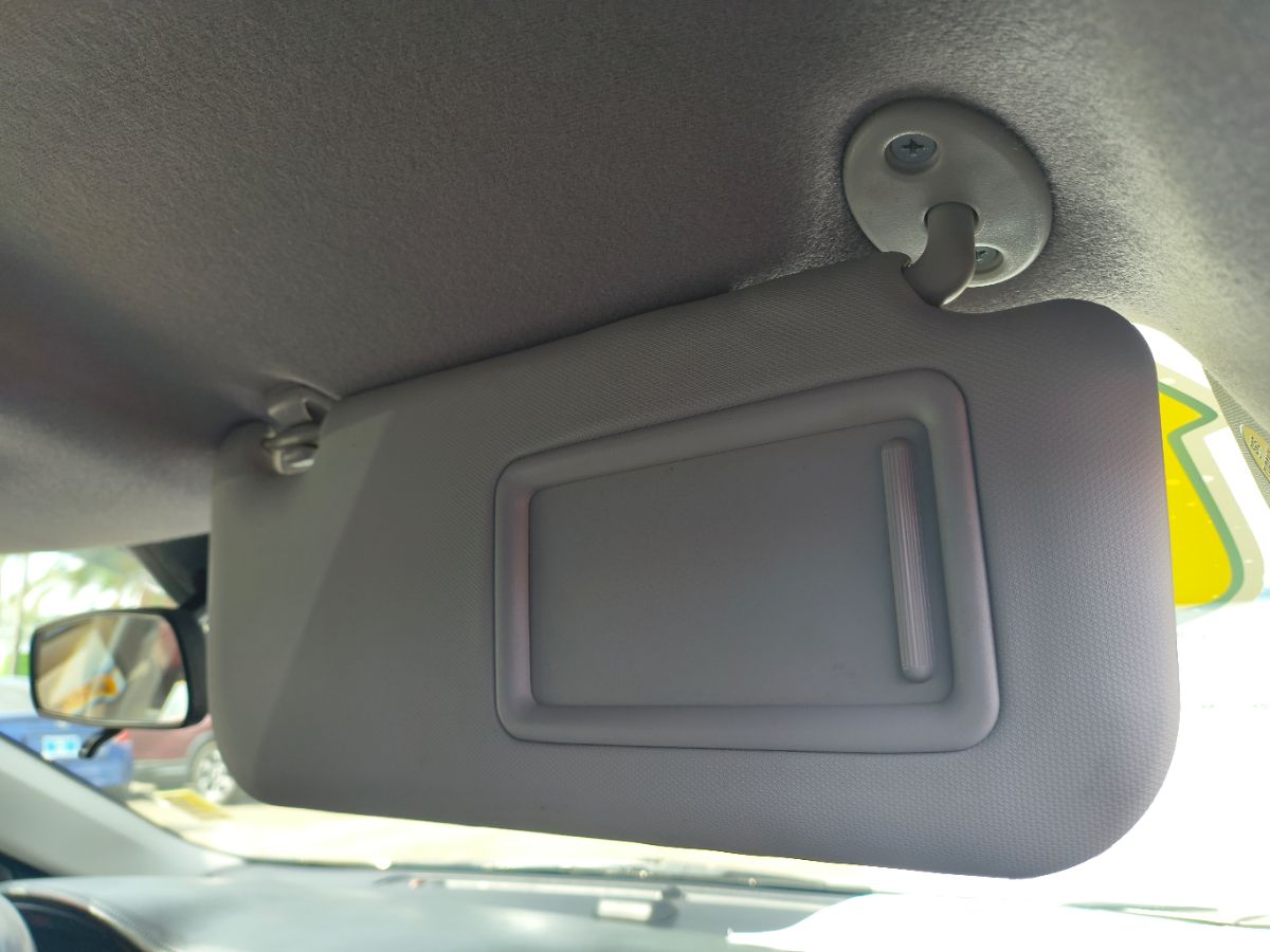 2017 Toyota Corolla L - Photo 24