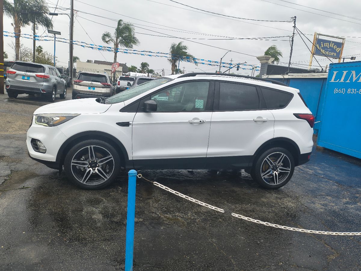 2019 Ford Escape SEL Sport photo 4