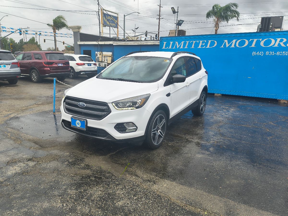 2019 Ford Escape SEL Sport photo 3