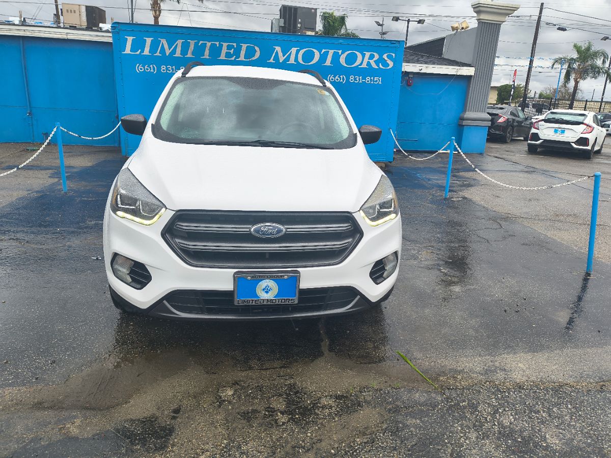 2019 Ford Escape SEL Sport photo 2