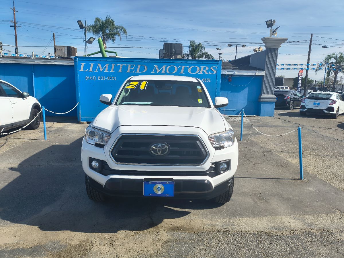 2021 Toyota Tacoma SR5 photo 2