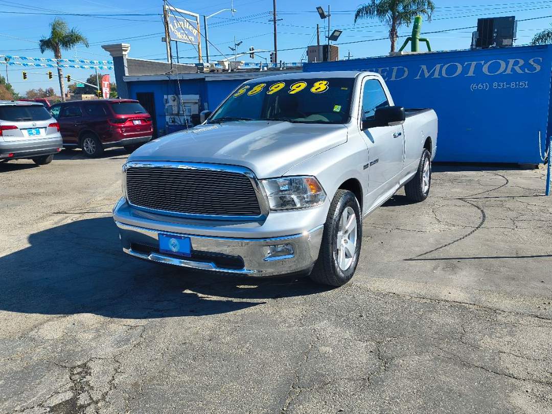 2010 Dodge Ram SLT photo 3