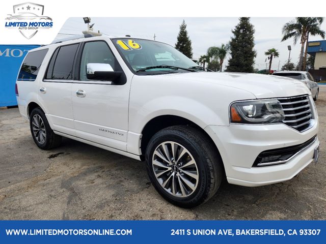 White Platinum Metallic Tri-Coat 2016 Lincoln Navigator Select RWD SUV / Crossover 4X2 Automatic