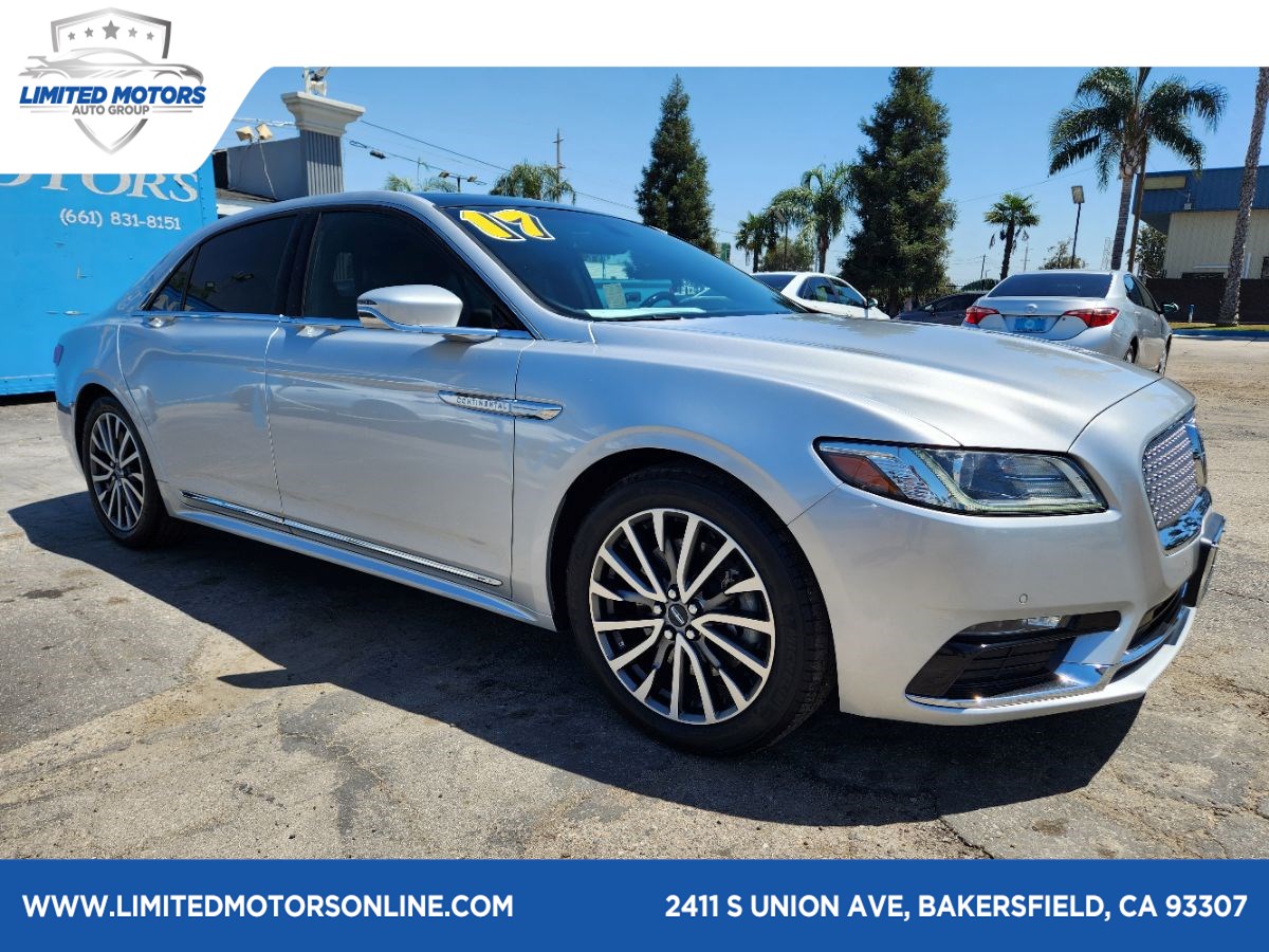 2017 Lincoln Continental Select FWD's photo